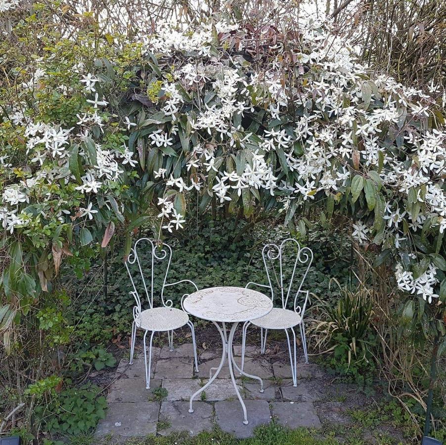 Les Jardins Bed & Breakfast